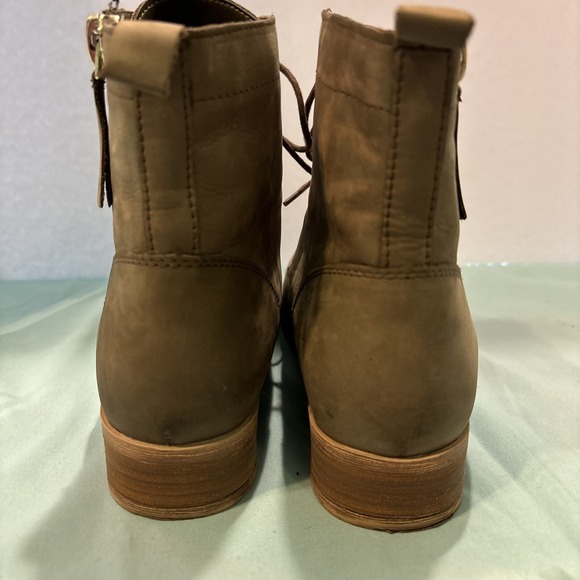 ALDO Sandstone Tan Suede Almond Toe Ankle Heel Booties Womens 8.5 NWOB Lace/Zip - Picture 6 of 12